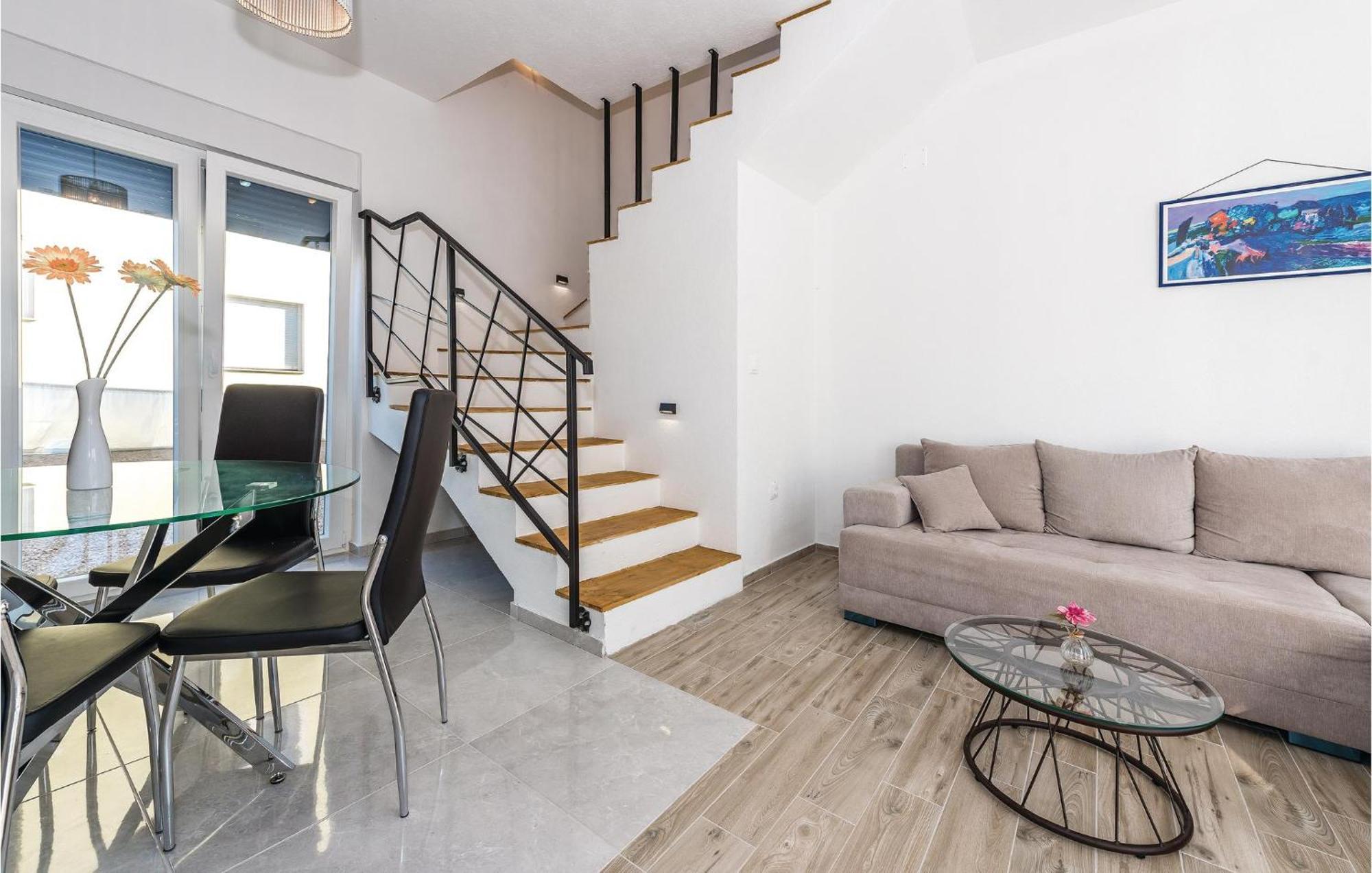 4 Bedroom Beautiful Home In Шибеник Екстер'єр фото