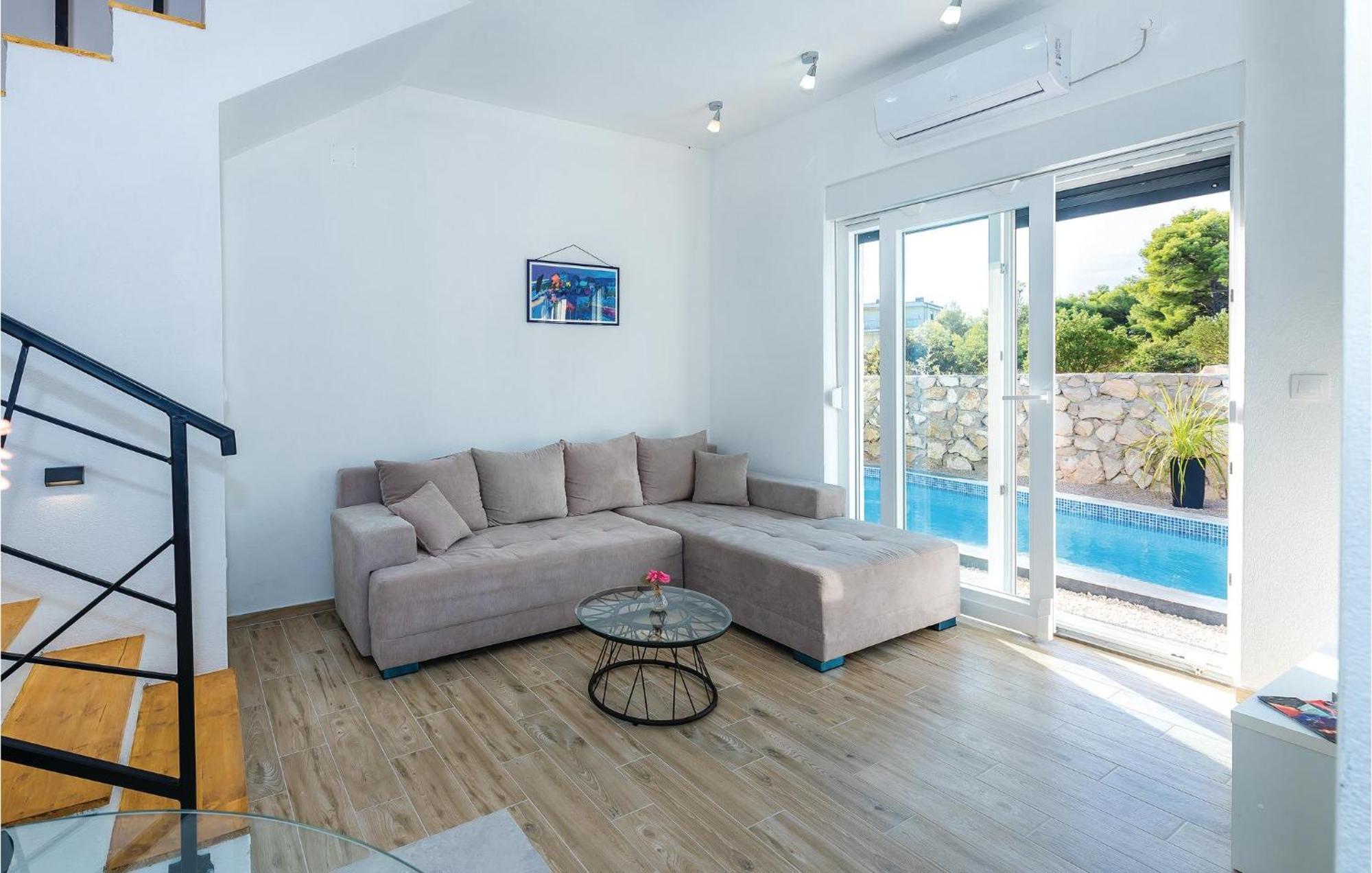 4 Bedroom Beautiful Home In Шибеник Екстер'єр фото