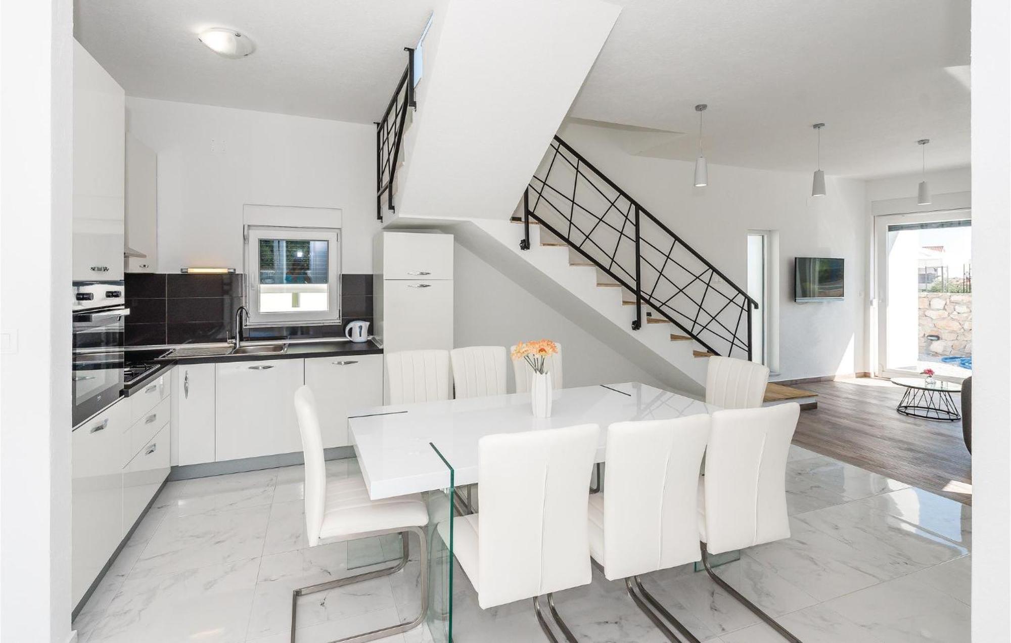 4 Bedroom Beautiful Home In Шибеник Екстер'єр фото