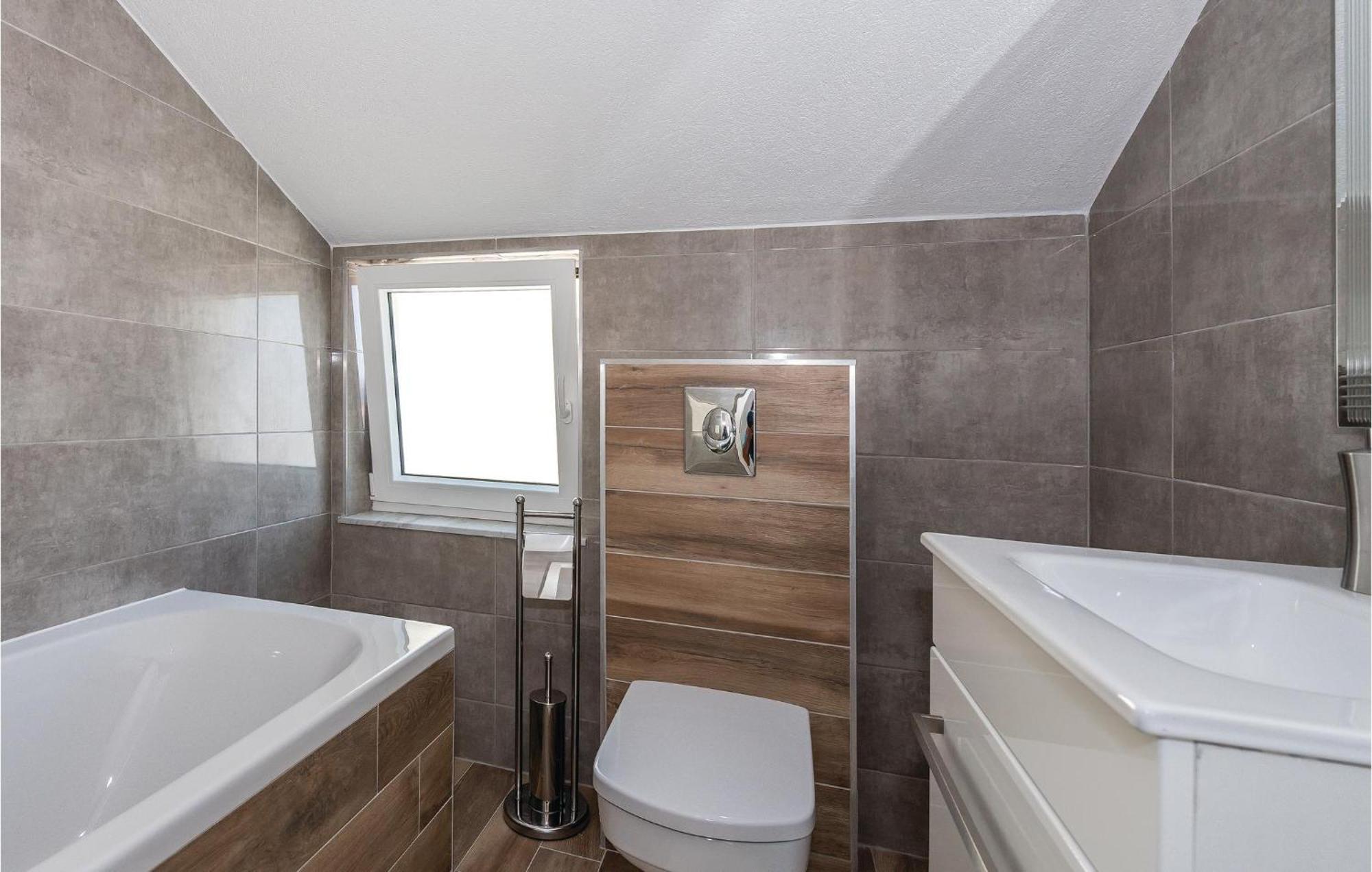 4 Bedroom Beautiful Home In Шибеник Екстер'єр фото
